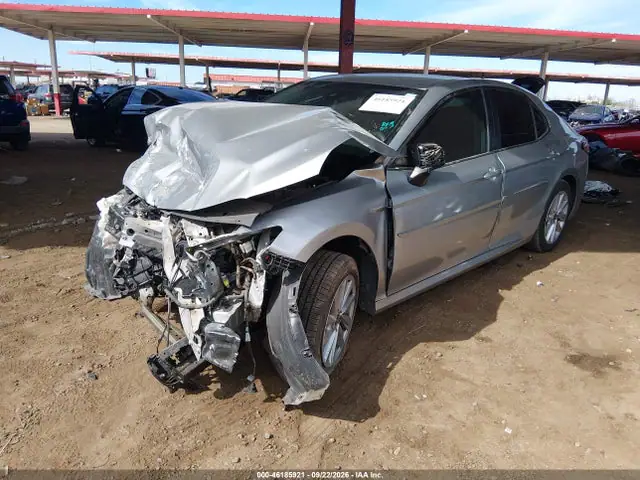4T1C11AK3MU421964 — 2021 Toyota Camry LE, фото 2 с аукциона IAAI 13.10.2026, Передняя часть