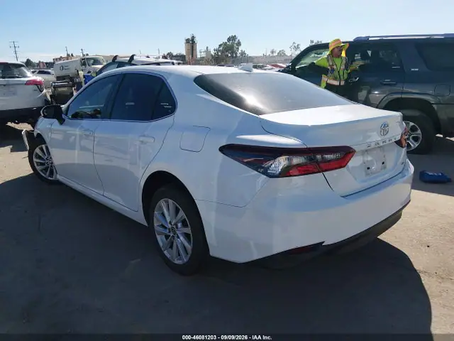 4T1C11AK6PU819321 — 2023 Toyota Camry LE, фото 3 с аукциона IAAI 14.10.2026, Передняя часть справа