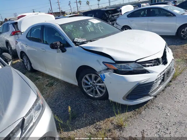 4T1C11AK4RU224583 — 2024 Toyota Camry LE, Передняя часть (Front End), фото до ремонта