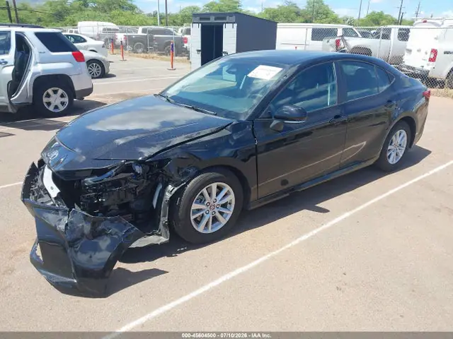 4T1DAACK6SU609716 — 2025 Toyota Camry LE, фото 2 с аукциона IAAI 13.10.2026, Передняя часть