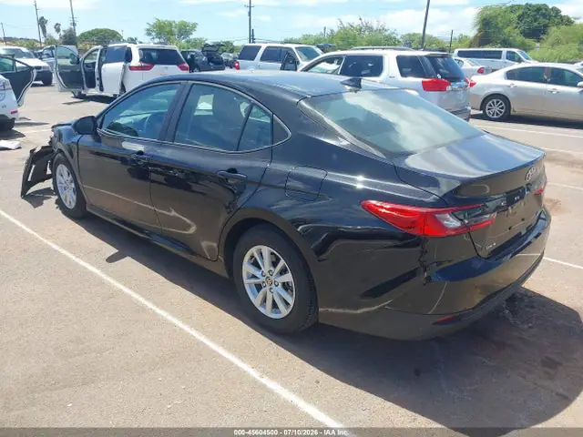 4T1DAACK6SU609716 — 2025 Toyota Camry LE, фото 3 с аукциона IAAI 13.10.2026, Передняя часть