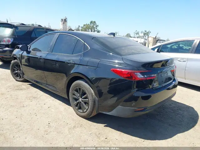 4T1DBADK7SU505490 — 2025 Toyota Camry LE, фото 3 с аукциона IAAI 14.10.2026, Передняя часть слева