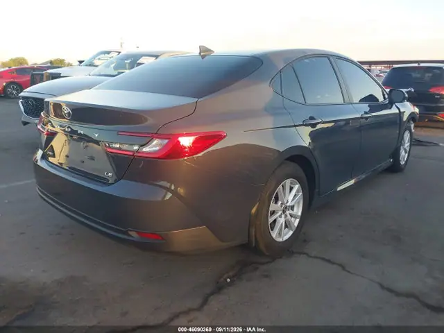 4T1DAACK4TU736241 — 2026 Toyota Camry LE, фото 4 с аукциона IAAI 13.10.2026, Передняя часть