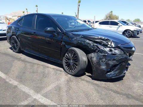 4T1G11AK2LU364740 — 2020 Toyota Camry SE Nightshade Edition, Передняя часть (Front End), фото до ремонта