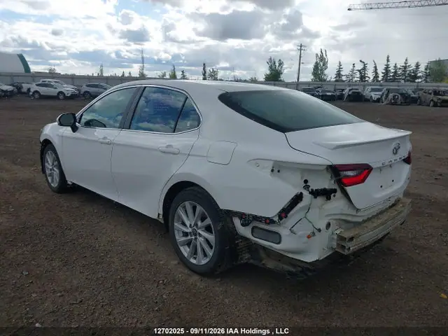 4T1G11AK9MU593529 — 2021 Toyota Camry SE/SE Night Shade, фото 3 с аукциона IAAI 29.09.2026, Передняя часть