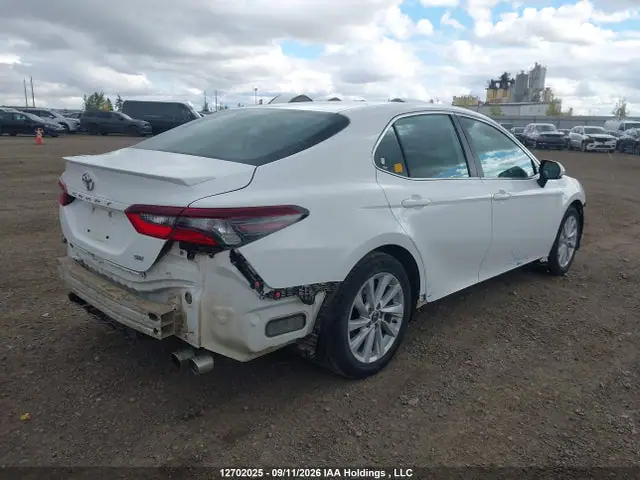 4T1G11AK9MU593529 — 2021 Toyota Camry SE/SE Night Shade, фото 4 с аукциона IAAI 29.09.2026, Передняя часть