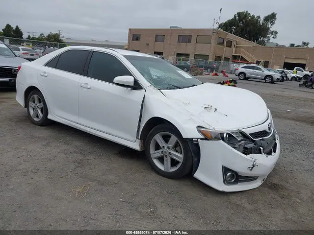 2014 Toyota CAMRY SE VIN 4T1BF1FK0EU416258 фото 1