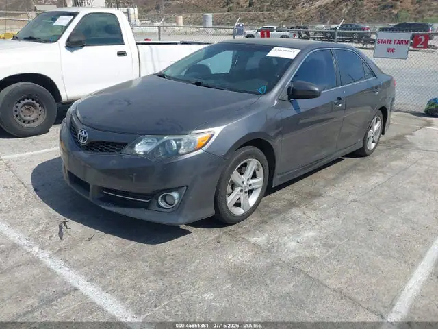 4T1BF1FK9EU419854 — 2014 Toyota Camry SE, фото 2 с аукциона IAAI 30.09.2026, Правый бок