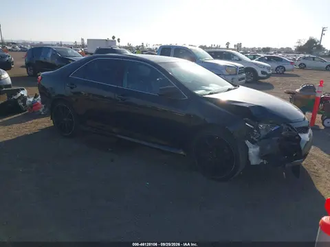 4T1BF1FKXEU320623 — 2014 Toyota Camry SE, Передняя часть справа (Right Front), фото до ремонта