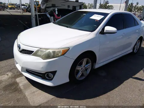 2014 Toyota CAMRY SE VIN 4T1BF1FK5EU457047 фото 2