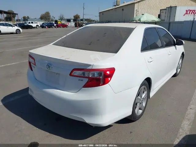 4T1BF1FK8EU436872 — 2014 Toyota Camry SE, фото 4 с аукциона IAAI 13.10.2026, Левый бок