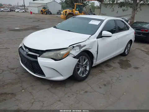 2015 Toyota CAMRY SE VIN 4T1BF1FK1FU105875 фото 2