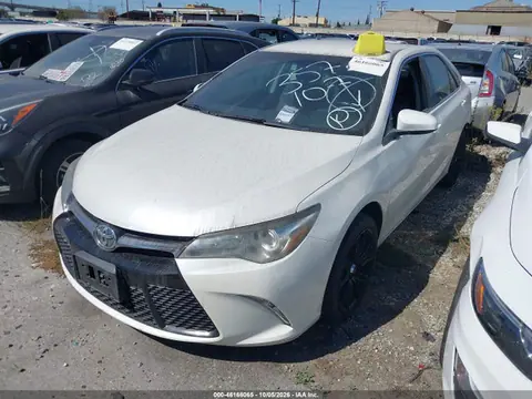 2016 Toyota CAMRY SE VIN 4T1BF1FK8GU128880 фото 2