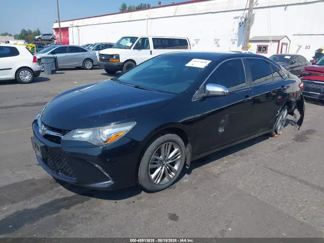 4T1BF1FK7HU726752 — 2017 Toyota Camry SE, фото 2 с аукциона IAAI 15.10.2026, Левый бок