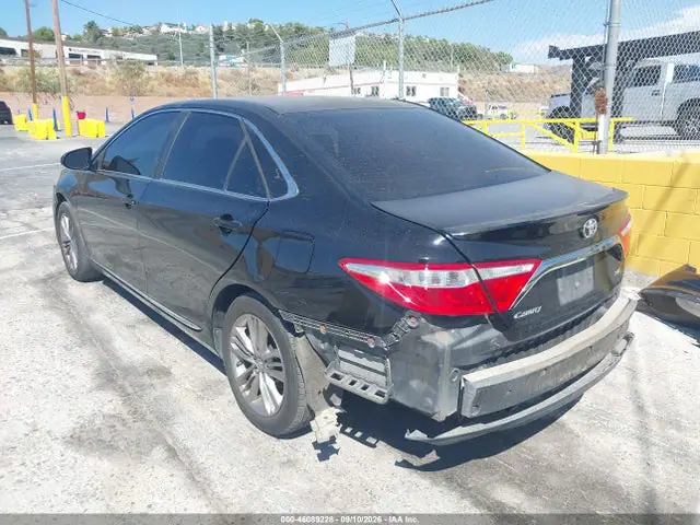 4T1BF1FK7HU807041 — 2017 Toyota Camry SE, фото 3 с аукциона IAAI 14.10.2026, Правый бок