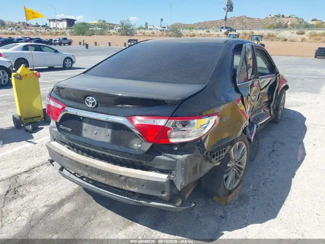 4T1BF1FK7HU807041 — 2017 Toyota Camry SE, фото 4 с аукциона IAAI 14.10.2026, Правый бок