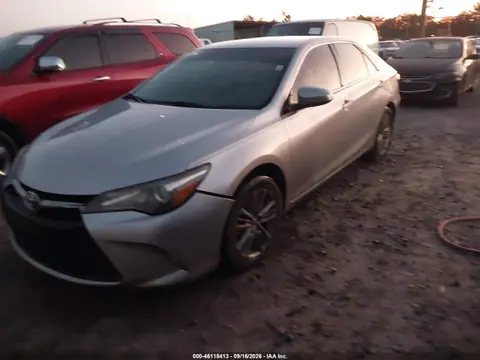 2017 Toyota CAMRY SE VIN 4T1BF1FK6HU646116 фото 2