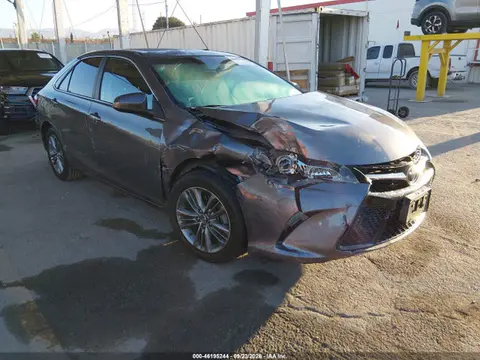 4T1BF1FK2HU359131 — 2017 Toyota Camry SE, Передняя часть справа (Right Front), фото до ремонта