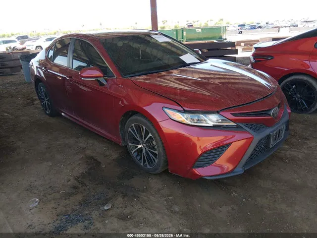 2018 Toyota CAMRY SE VIN 4T1B11HKXJU665303 фото 1