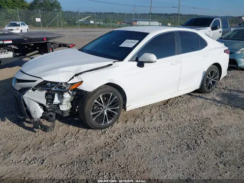 2018 Toyota CAMRY SE VIN 4T1B11HK4JU087229 фото 2