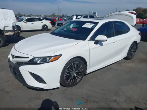 2018 Toyota CAMRY SE VIN 4T1B11HK7JU562324 фото 2