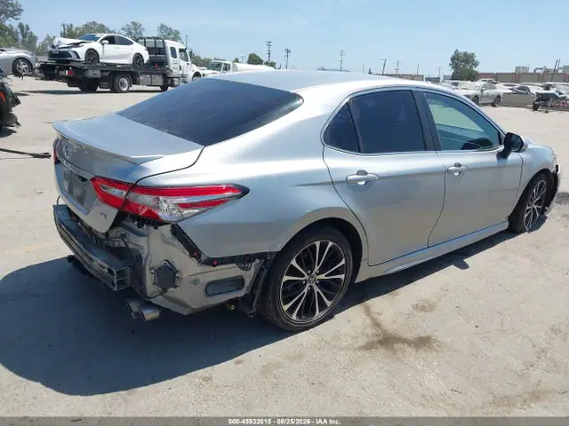 4T1B11HK3JU021660 — 2018 Toyota Camry SE, фото 4 с аукциона IAAI 30.09.2026, Левый бок
