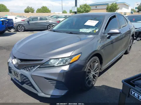 2018 Toyota CAMRY SE VIN 4T1B11HK4JU077204 фото 2