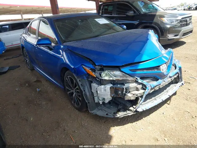 4T1B11HK1JU006767 — 2018 Toyota Camry SE, Передняя часть слева (Left Front), фото до ремонта