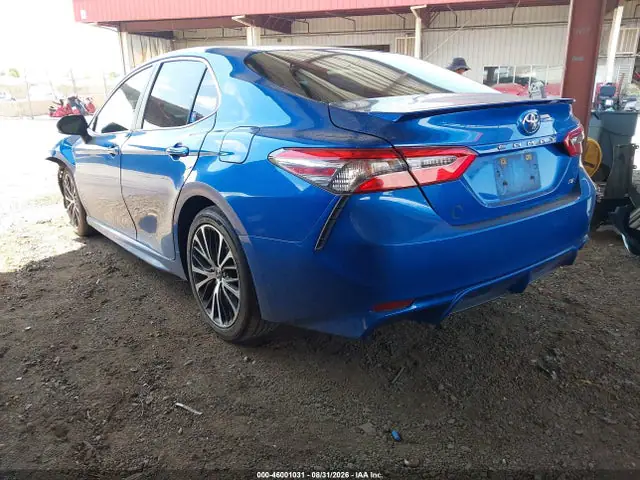4T1B11HK1JU006767 — 2018 Toyota Camry SE, фото 3 с аукциона IAAI 13.10.2026, Передняя часть слева