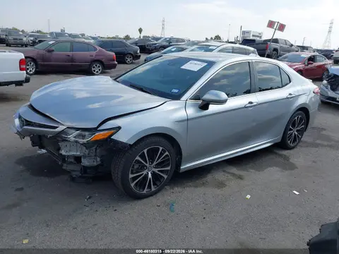 2018 Toyota CAMRY SE VIN 4T1B11HK3JU063732 фото 2