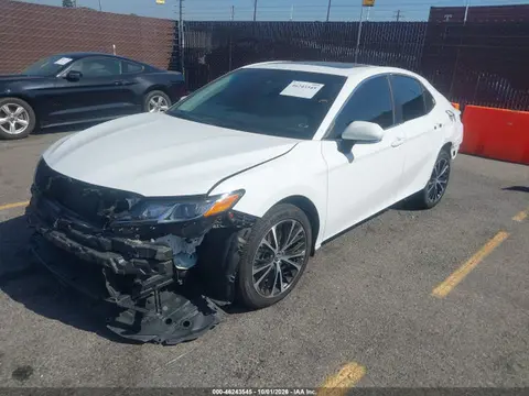 2018 Toyota CAMRY SE VIN 4T1B11HK2JU042144 фото 2