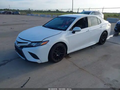 2018 Toyota CAMRY SE VIN 4T1B11HK0JU558048 фото 2