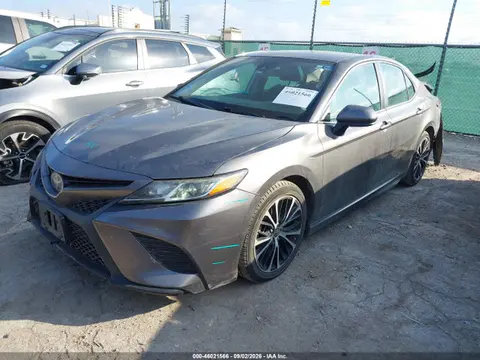 2019 Toyota CAMRY SE VIN 4T1B11HK9KU795137 фото 2
