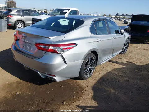 2020 Toyota CAMRY SE VIN 4T1G11AK6LU314066 фото 4