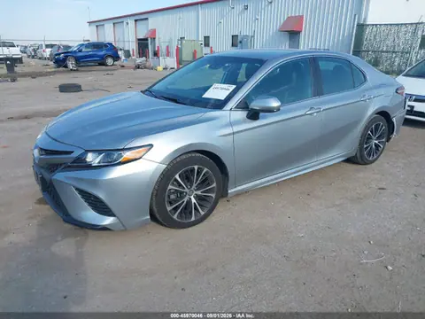 2020 Toyota CAMRY SE VIN 4T1G11AK4LU935242 фото 2