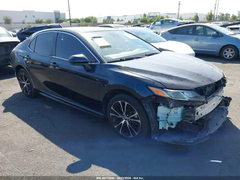 4T1G11AK5LU960201 — 2020 Toyota Camry SE, Задняя часть (Rear), фото до ремонта