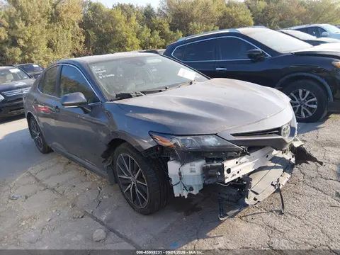 4T1T11AK4MU433976 — 2021 Toyota Camry SE, Естественный износ (Normal Wear & Tear), фото до ремонта