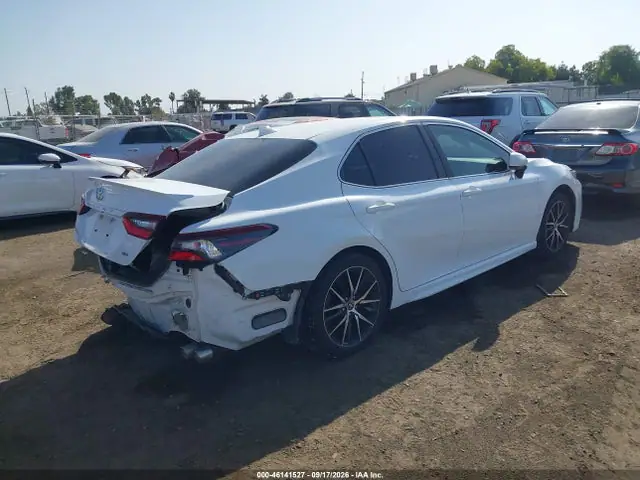 4T1G11AKXMU581325 — 2021 Toyota Camry SE, фото 4 с аукциона IAAI 29.09.2026, Задняя часть слева