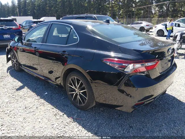 4T1G11AK8NU664138 — 2022 Toyota Camry SE, фото 3 с аукциона IAAI 30.09.2026, Передняя часть
