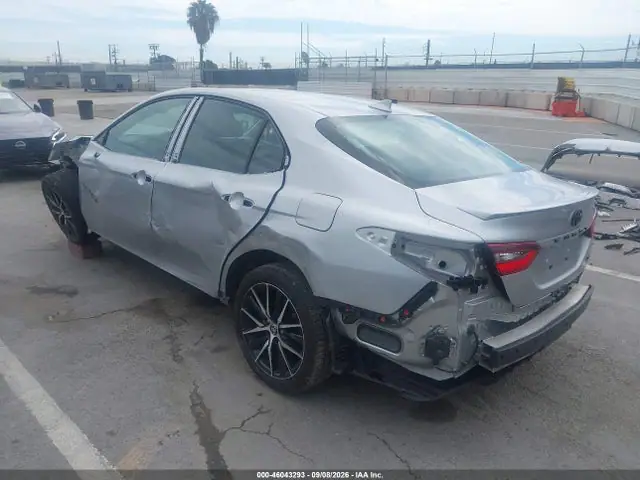 4T1T11AK8NU689801 — 2022 Toyota Camry SE, фото 3 с аукциона IAAI 30.09.2026, Левый бок