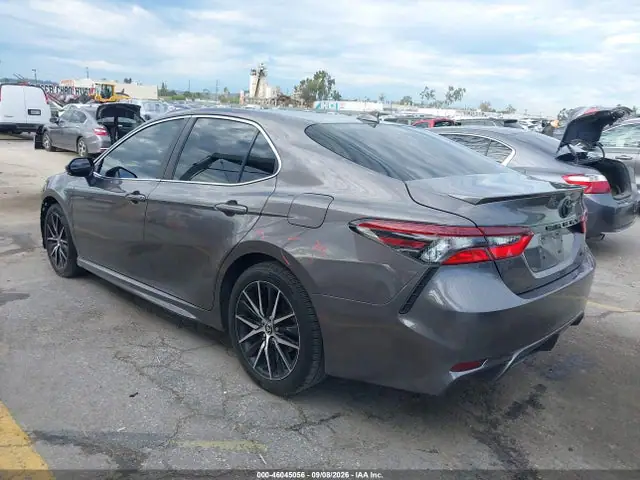 4T1G11AK0NU693536 — 2022 Toyota Camry SE, фото 3 с аукциона IAAI 14.10.2026, Передняя часть