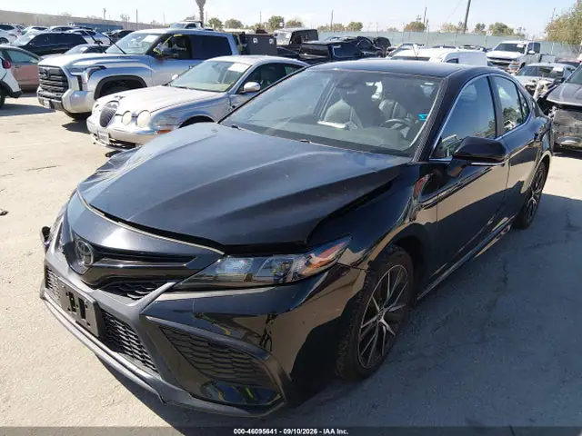 4T1G11AK9NU711080 — 2022 Toyota Camry SE, фото 2 с аукциона IAAI 14.10.2026, Правый бок