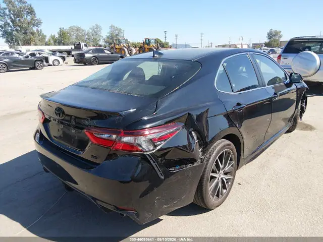 4T1G11AK9NU711080 — 2022 Toyota Camry SE, фото 4 с аукциона IAAI 14.10.2026, Правый бок