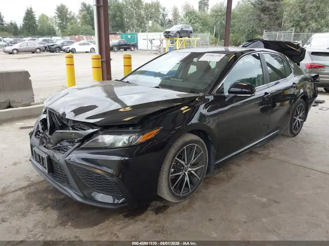 4T1G11AK2PU796671 — 2023 Toyota Camry SE, фото 2 с аукциона IAAI 30.09.2026, Передняя и задняя части