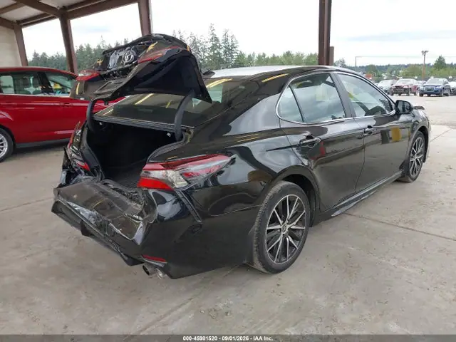 4T1G11AK2PU796671 — 2023 Toyota Camry SE, фото 4 с аукциона IAAI 30.09.2026, Передняя и задняя части