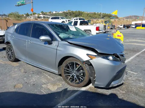 4T1G11AK5PU828819 — 2023 Toyota Camry SE, Передняя часть (Front & Rear), фото до ремонта