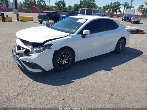 2024 Toyota CAMRY SE VIN 4T1G11AK8RU847612 фото 2