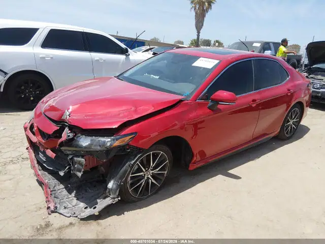 4T1G11AK5RU234007 — 2024 Toyota Camry SE, фото 2 с аукциона IAAI 14.10.2026, Передняя часть