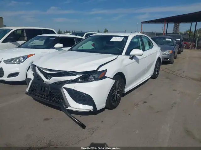 4T1G11AK7RU891858 — 2024 Toyota Camry SE, фото 2 с аукциона IAAI 29.09.2026, Передняя часть