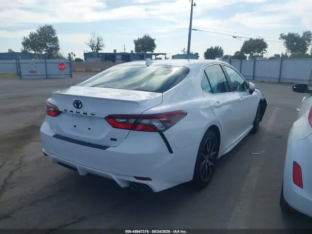 4T1G11AK7RU891858 — 2024 Toyota Camry SE, фото 4 с аукциона IAAI 29.09.2026, Передняя часть